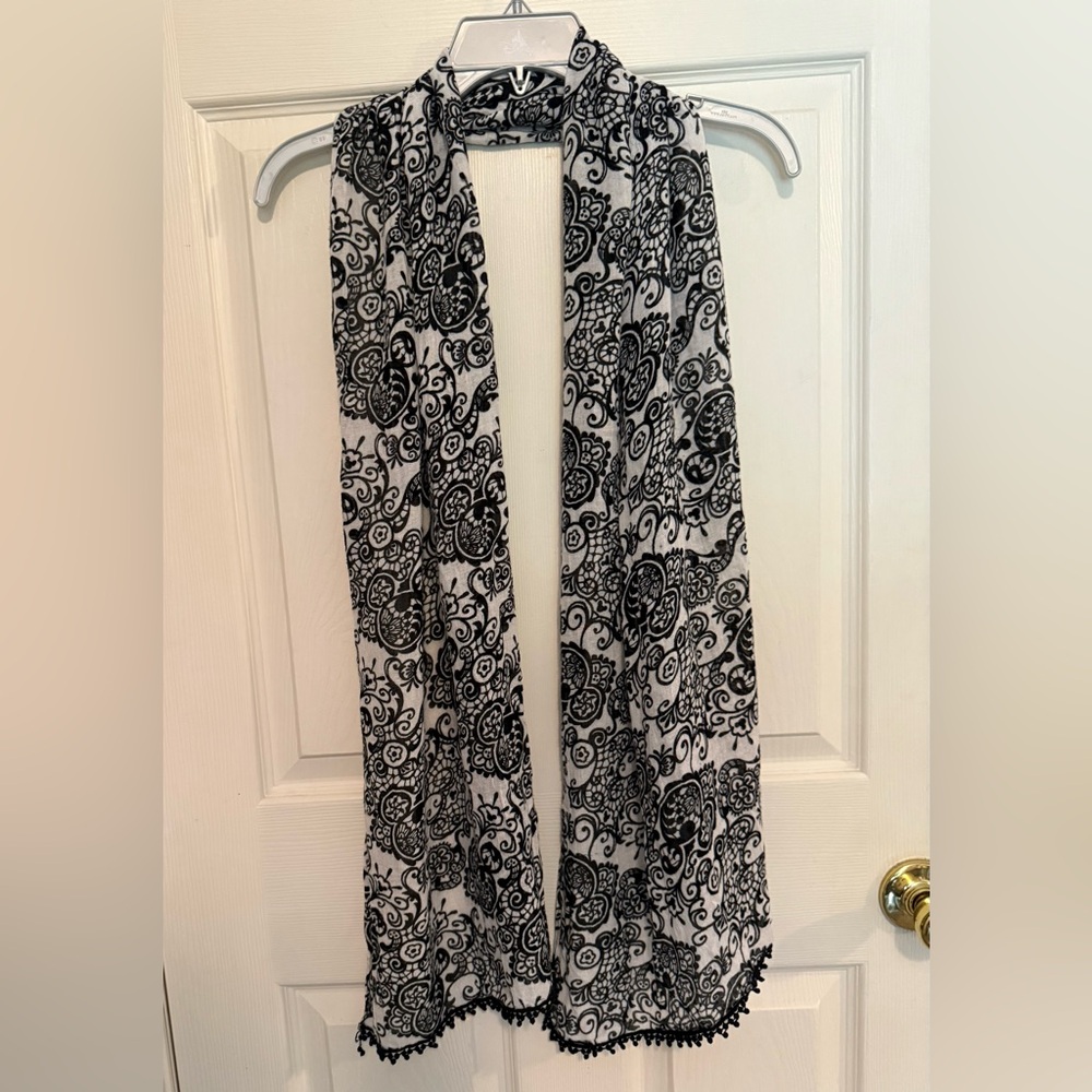 Disney Parks Exclusive Mickey Mouse Black and White Elegant Scarf